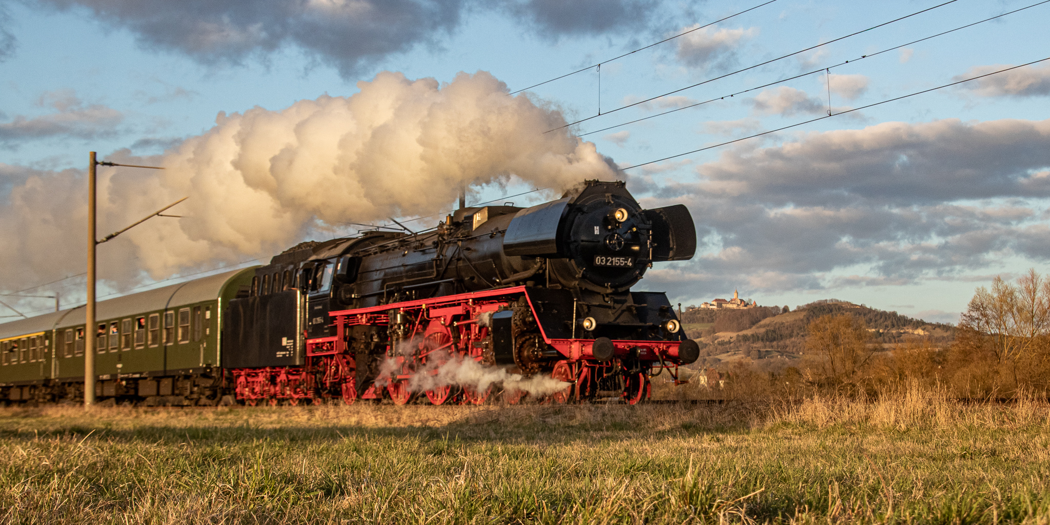 Dampflok vor der Leuchtenburg
(c) Saalelandphotography / Alexander Schlotter